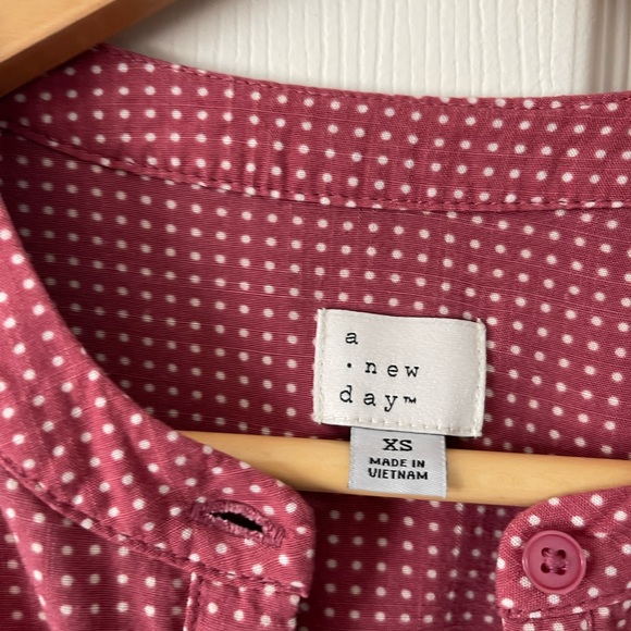 Polka dot blouse with peasant sleeves - Picture 9 of 10